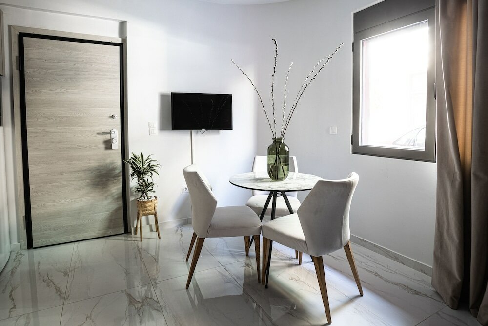 Фото The Rooster's Egg