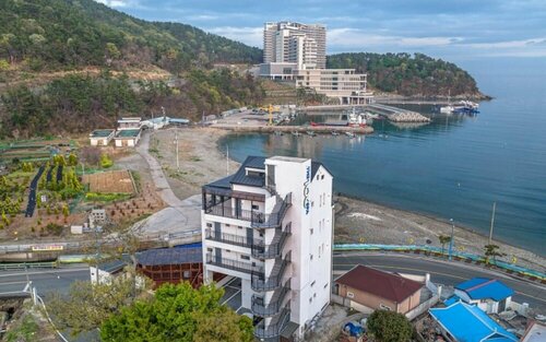 Гостиница Geojedo The 100 SPA & Poolvilla Pension