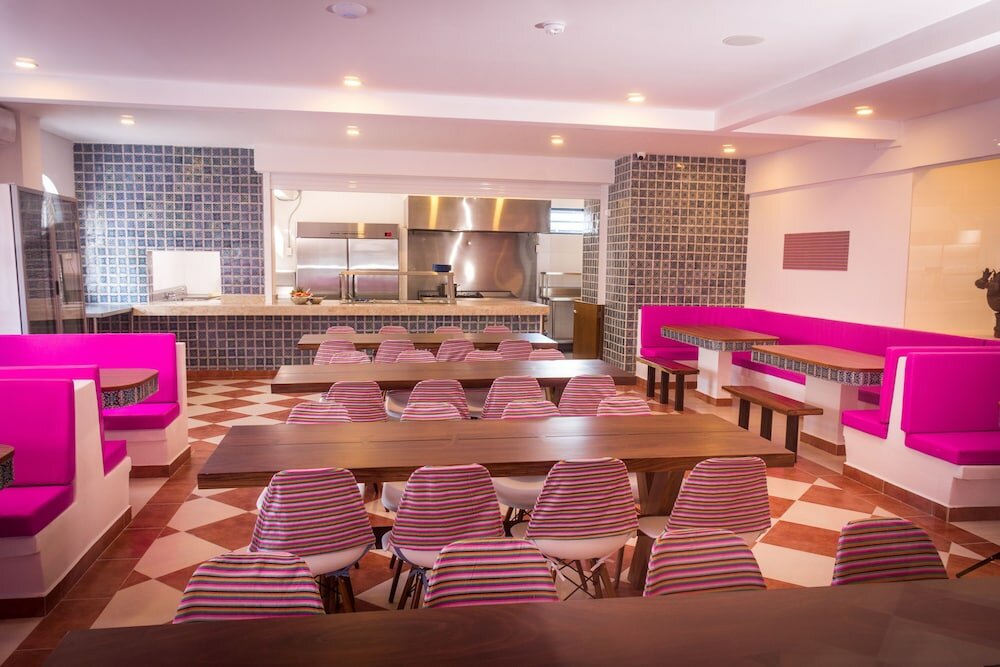 Фото Nomads Party Hostel