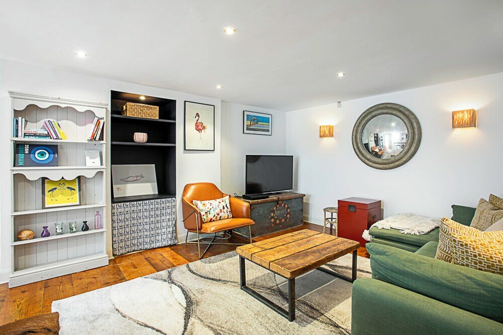 Фото Cottage Style Three Bedroom House