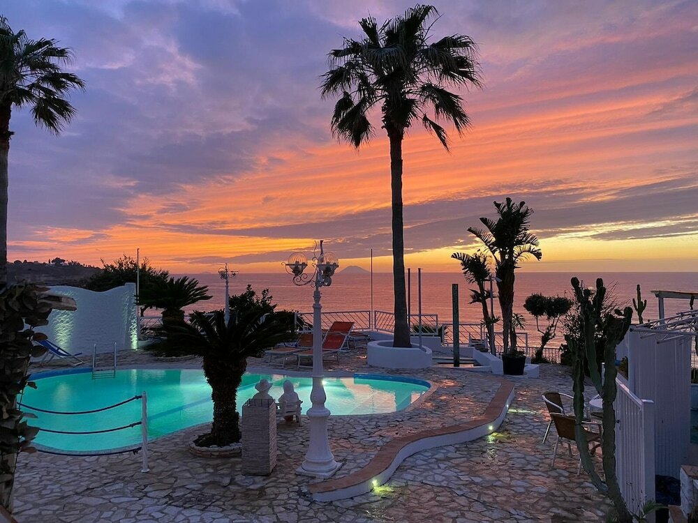 Фото Mediterranean Boutique Hotel