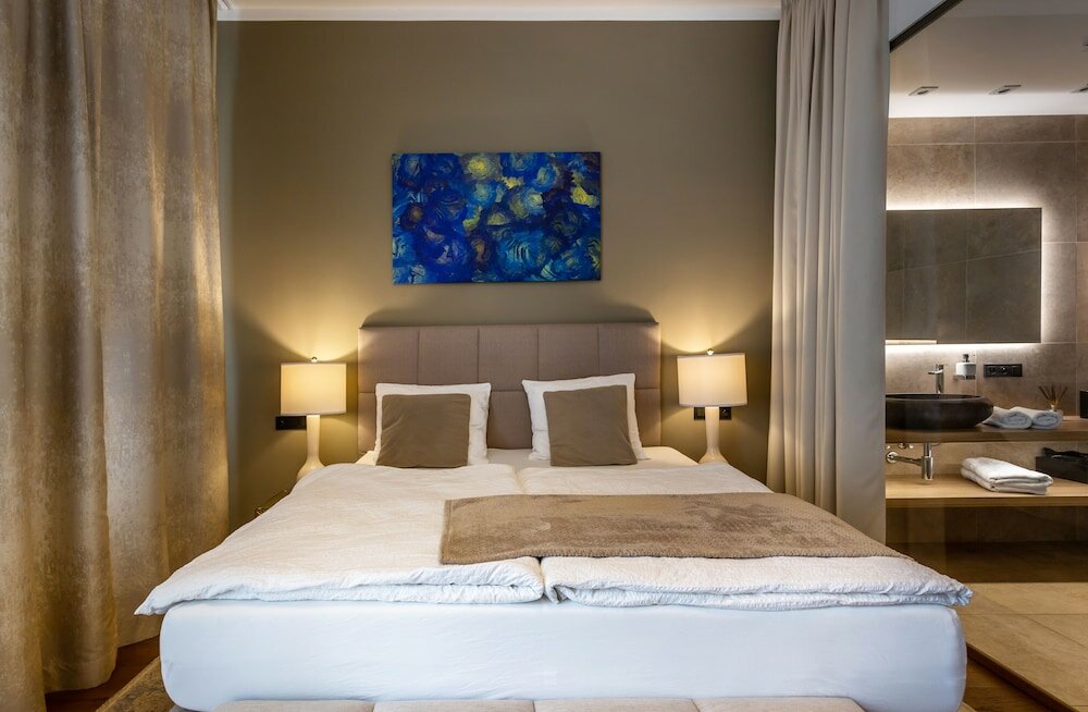 Фото Luxury Prague Riverside Apartment