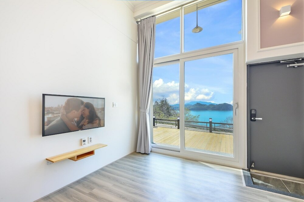 Фото Yeosu Jplus A Pension