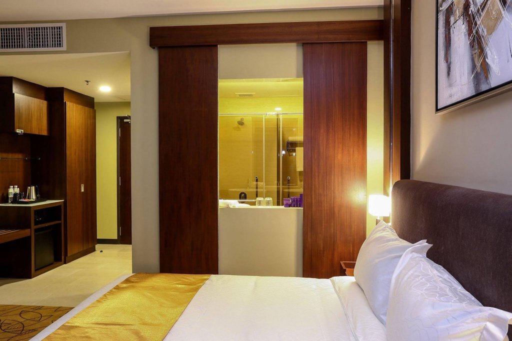 Фото Metro Hotel