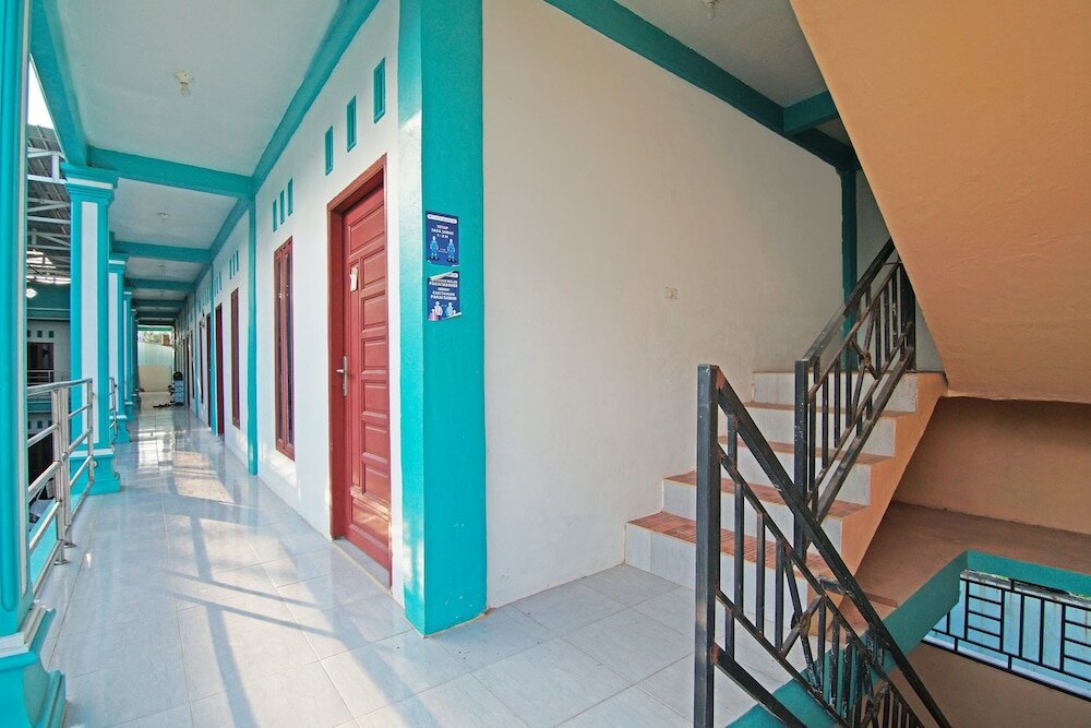 Фото Oyo 90752 Ridho Guest House Syariah