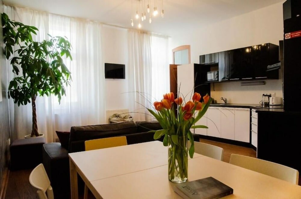 Фото The Republic Garden - Hostel