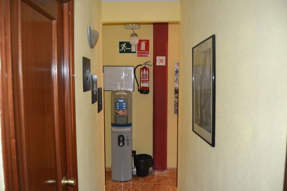 Фото Hostal Enebral