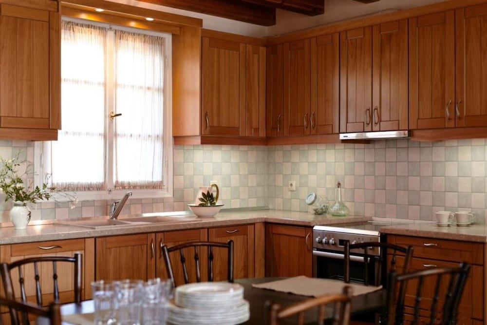 Фото Yiasemi of Chios