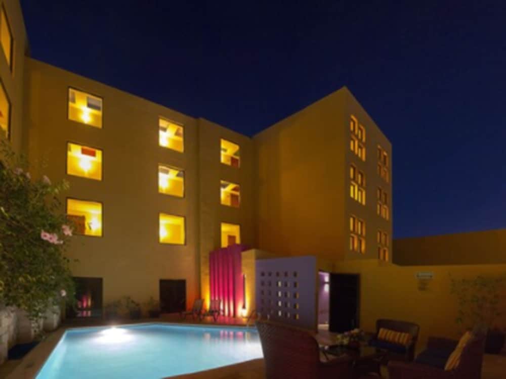 Фото отеля 2