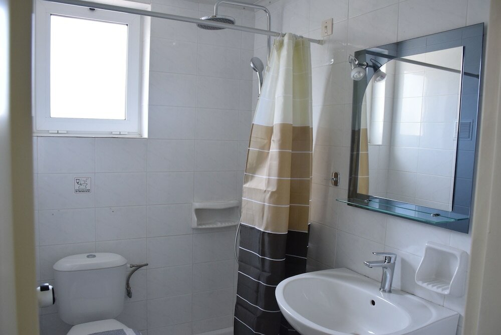 Фото Manos Beachside Apartments