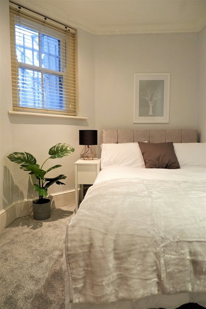 Фото Oxford Apartments