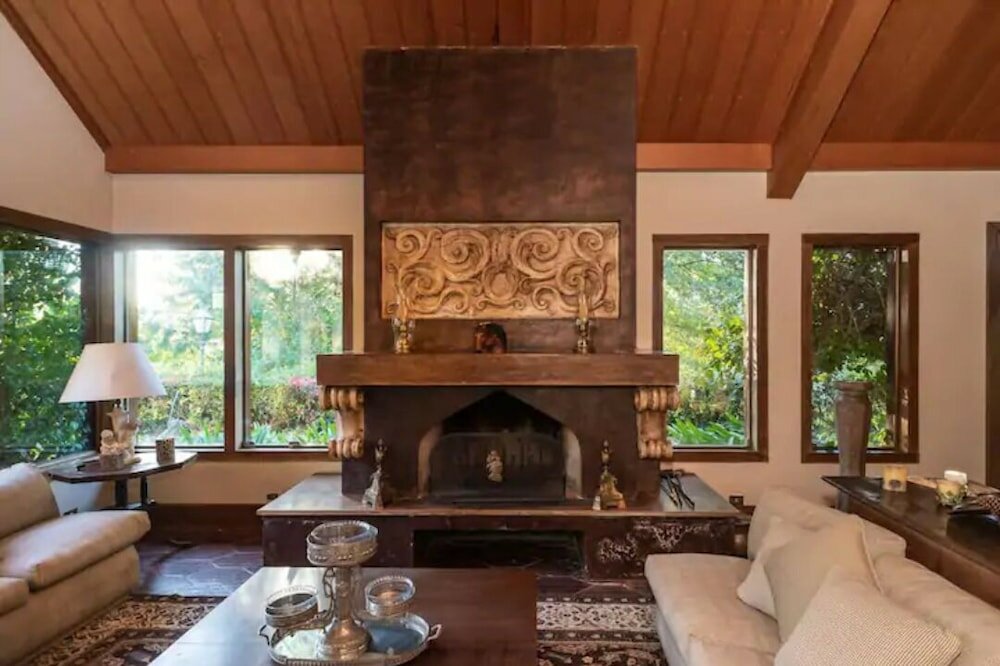 Фото Aconchegante Mansão em Campos do Jordão