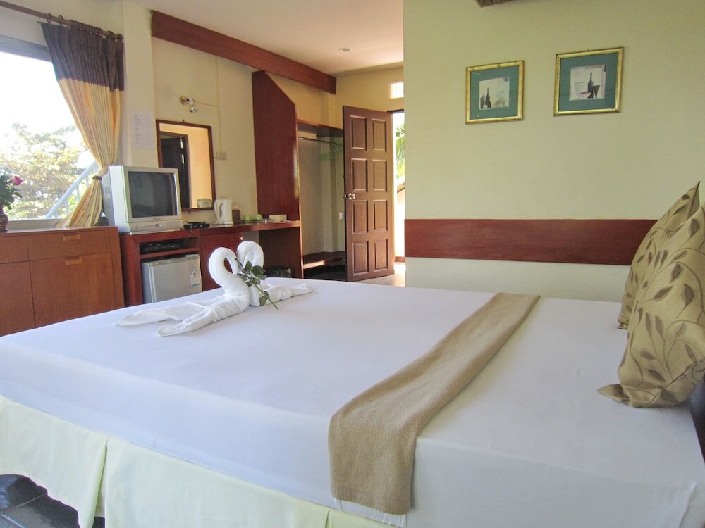 Фото Thaniza Beachfront Resort