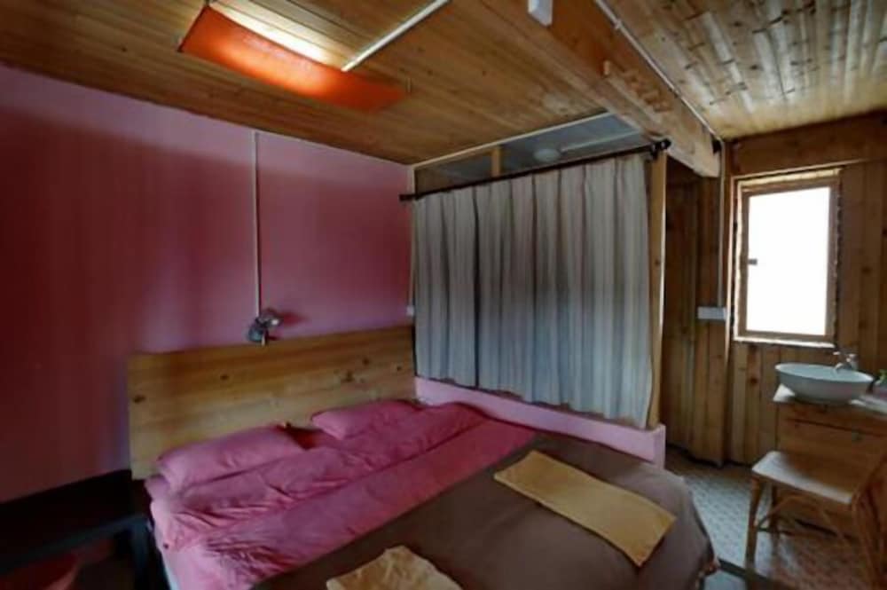 Фото Dragoncloud Hotel