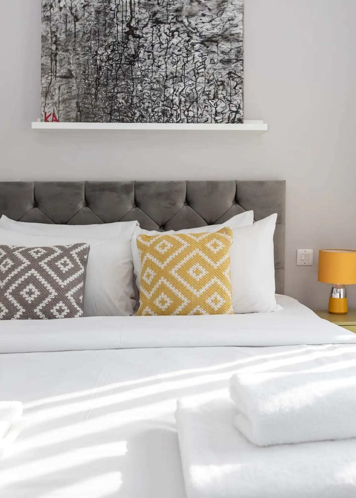 Фото Bright New 1 Bedroom Flat in Elephant and Castle