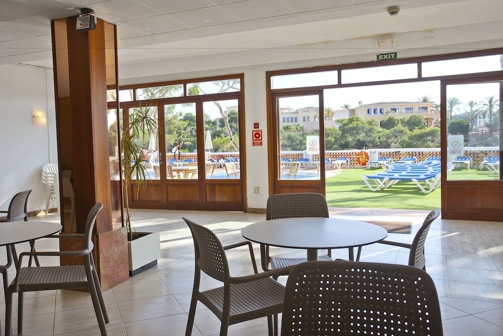 Фото Hotel Cabot Cala Ferrera