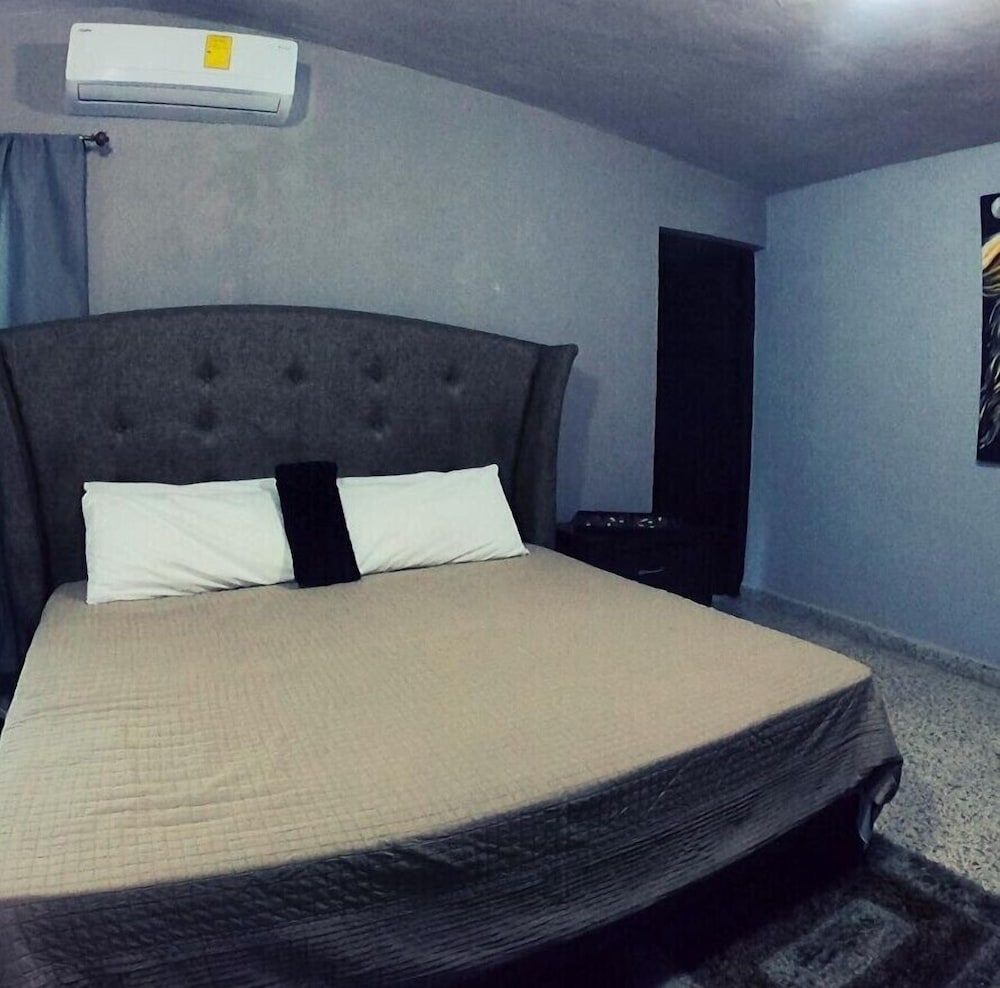 Фото Royal Honey Hostel