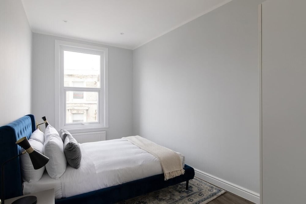 Фото The Hammersmith Nook - Captivating 5bdr Flat