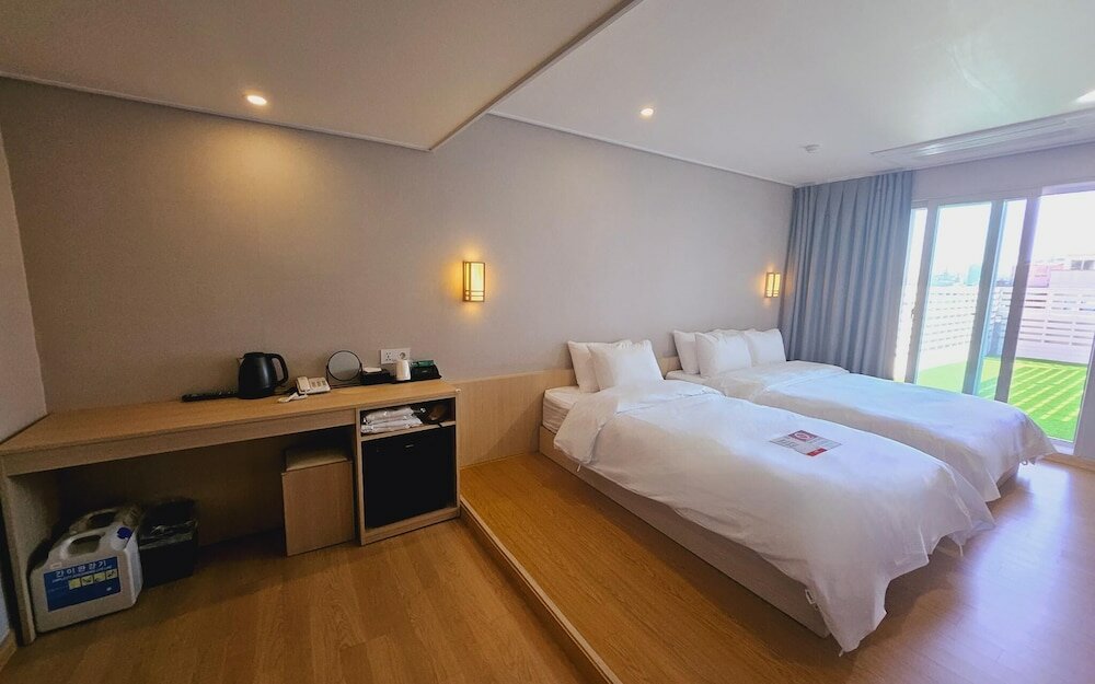 Фото Pohang Raja B Hotel