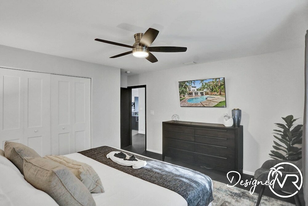 Фото Stunning 5 Br with Heated Pool & Gaming