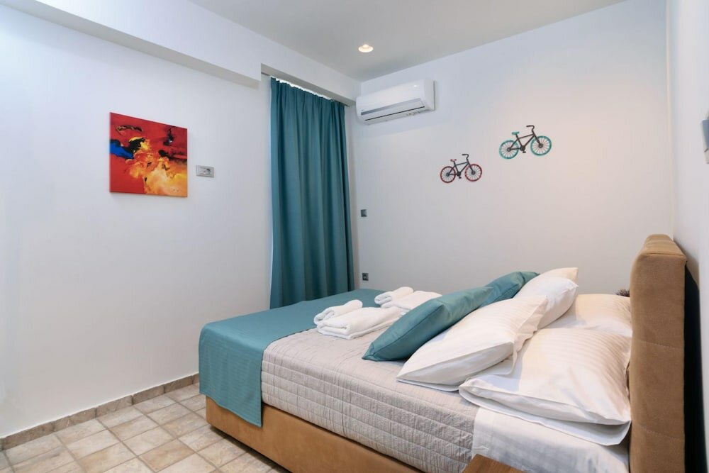 Фото Xenios Dias Apartments