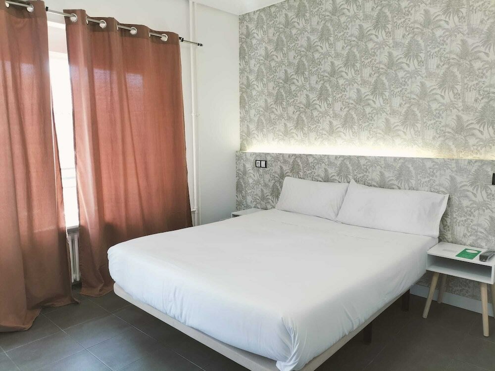 Фото Hostal Gonzala by gaiarooms