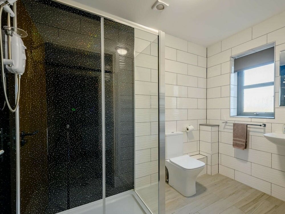 Фото Westertonhill Holiday Lodges