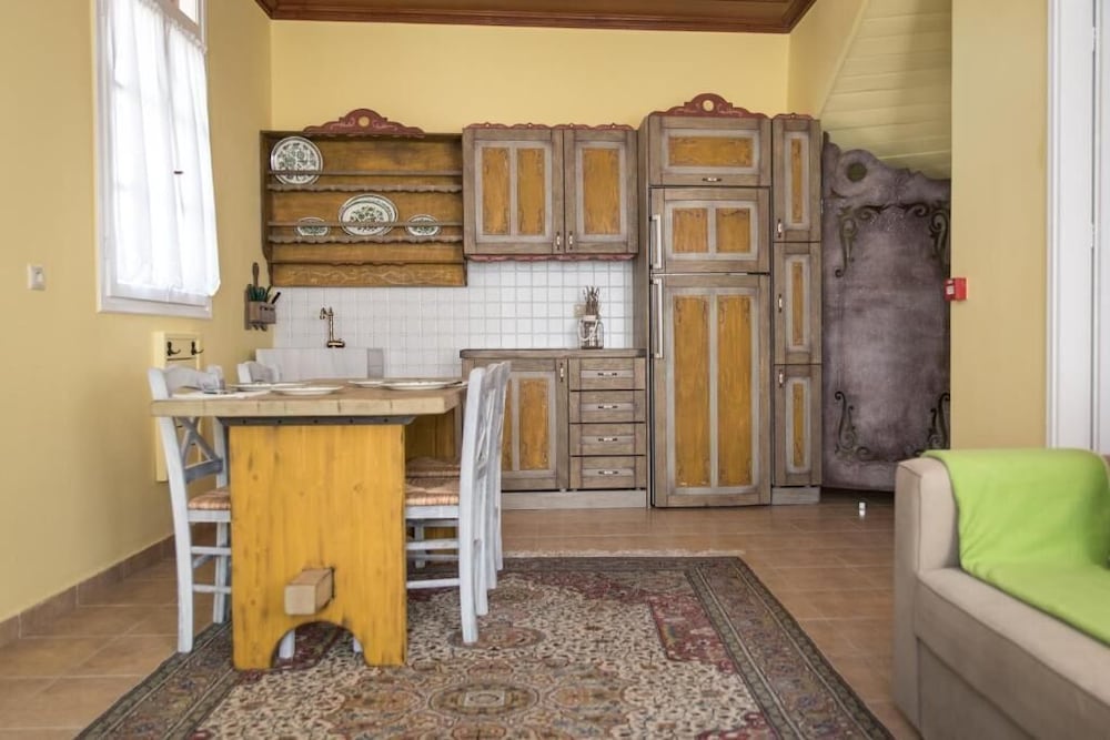 Фото Yiasemi of Chios