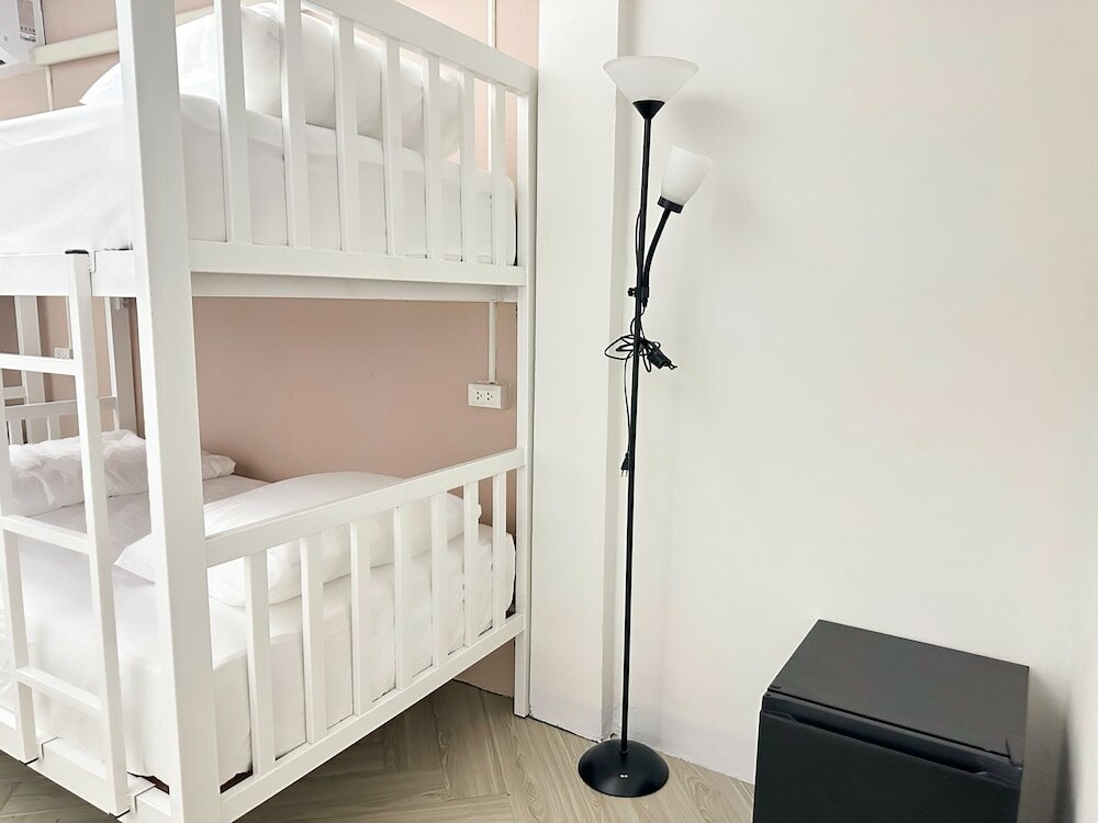 Фото Montana Hotel & Hostel Phuket