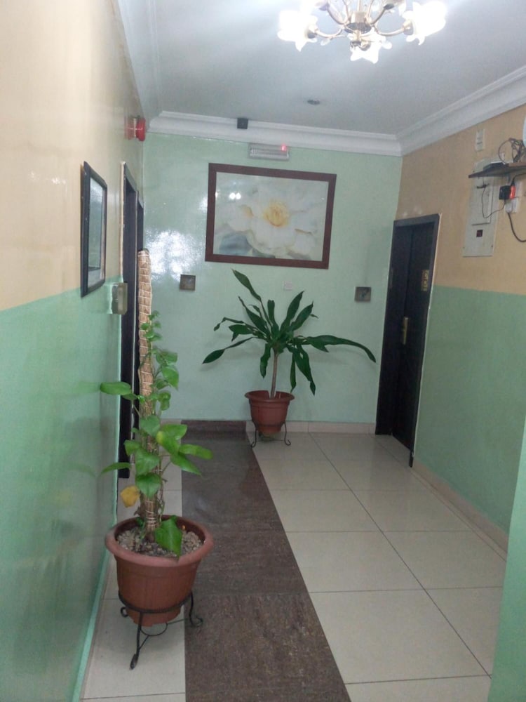 Фото Erith Apartments and Suites