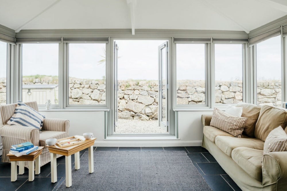 Фото Lower Trowan Cottage