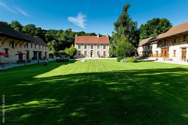 Гостиница Au Domaine de la Pommeraye & SPA