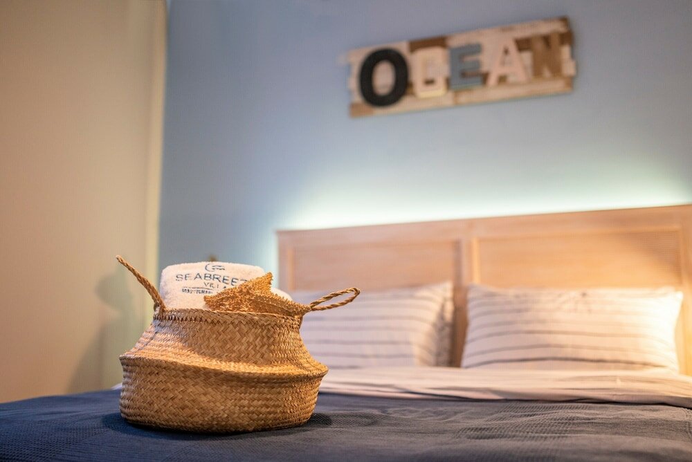 Фото Seabreeze Villa - with Jacuzzi & heated pool