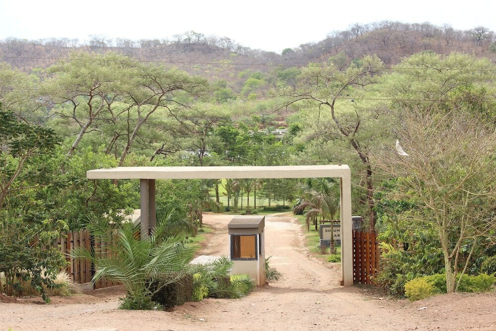 Фото Four Pillars Lodge Chilanga