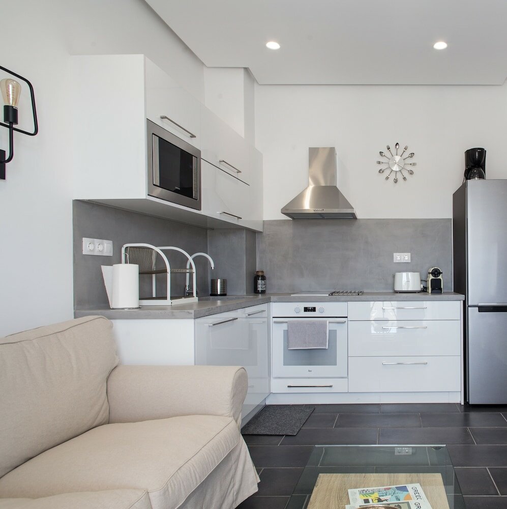 Фото 37.5m² homm Penthouse in Athens with 43m² Terrace