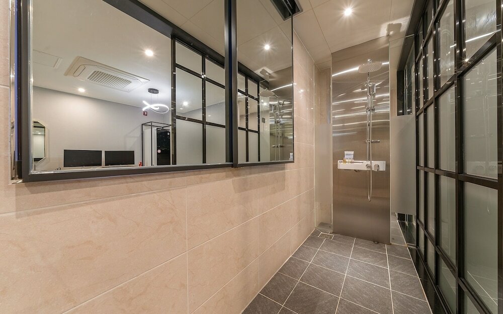 Фото Saturn Hotel