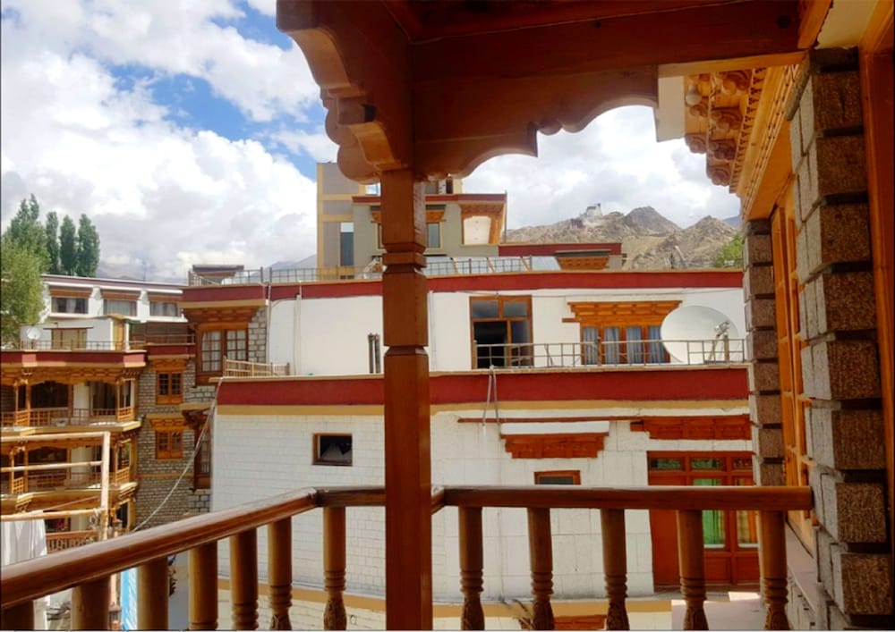 Фото Tih Nezer View Guest House