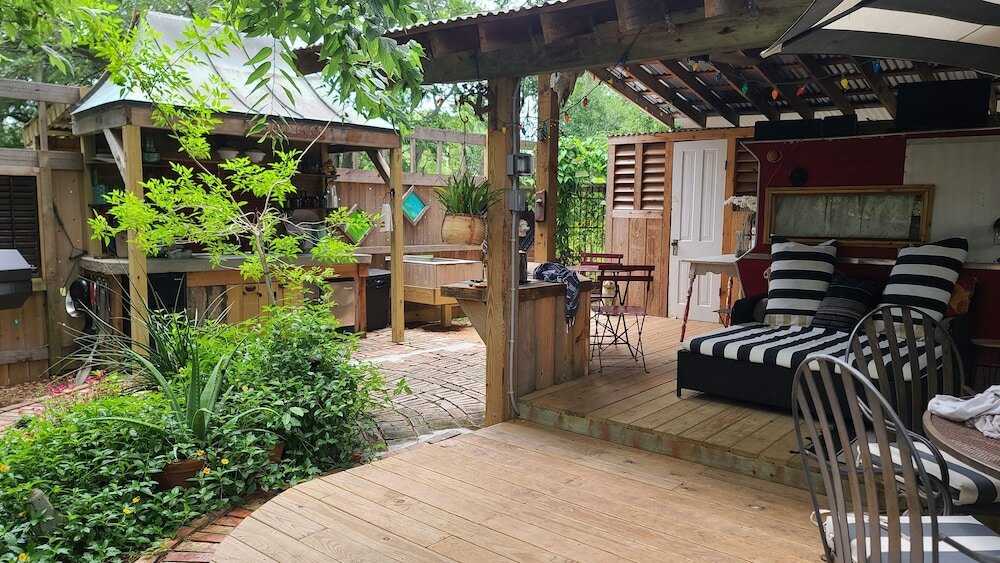 Фото Cedar Oaks Inn The Bath House