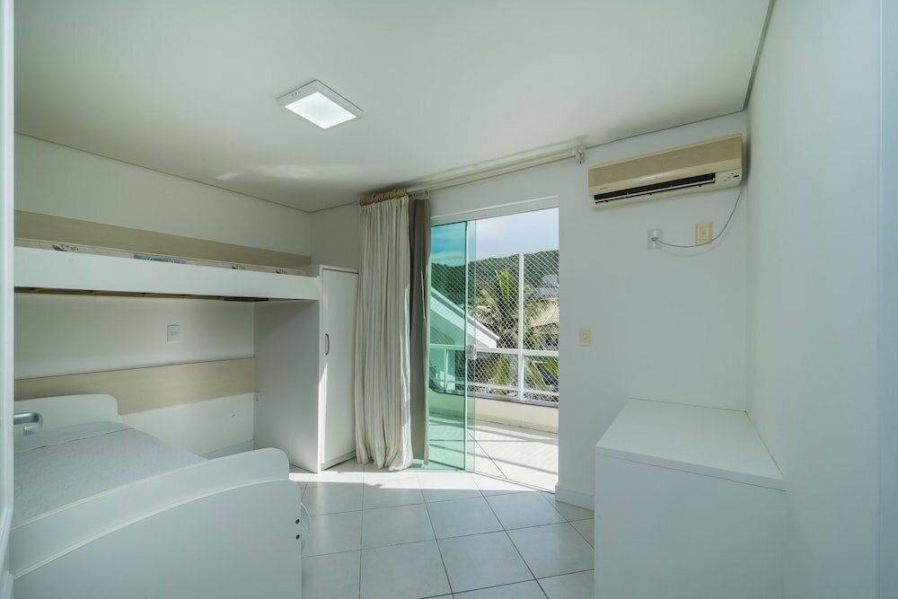 Фото 921 - Tríplex Beira Mar 4 suítes