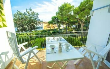 Гостиница Apartment in Calella de Palafrugell - 104297 by Mo Rentals