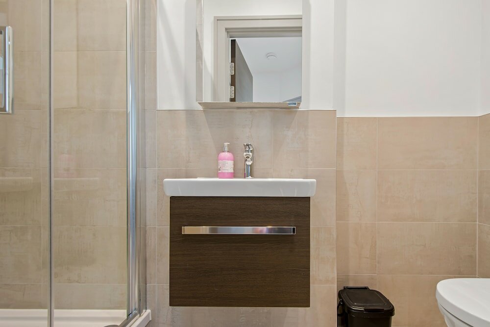 Фото Comfy One Bedroom Apartment in Harrow