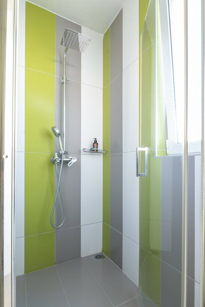 Фото Seabreeze Villa - with Jacuzzi & heated pool