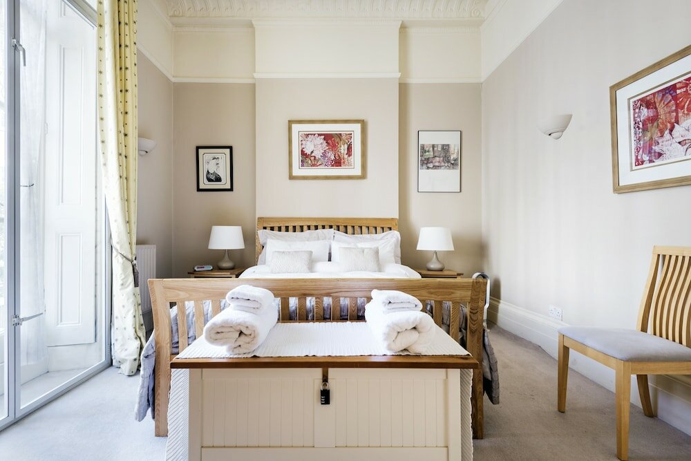 Фото Charming Victoria Home close to Buckingham Palace