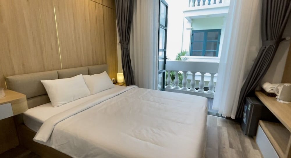 Фото Golden Dragon Hotel