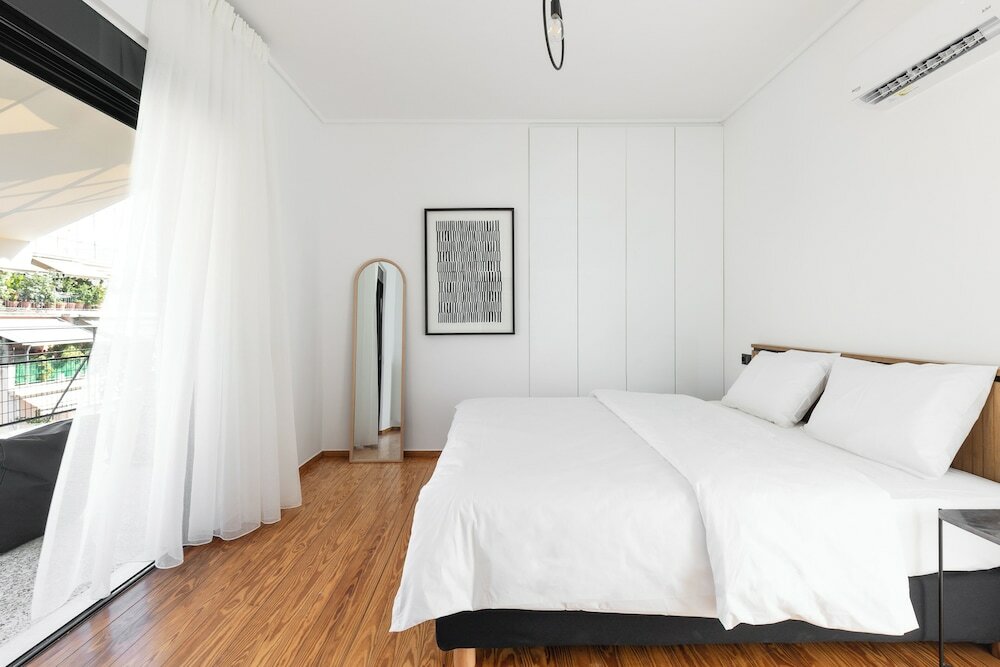 Фото Elliot Neapoli