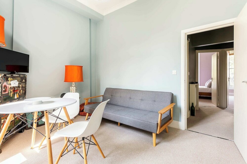 Фото Cosy North Kensington Flat