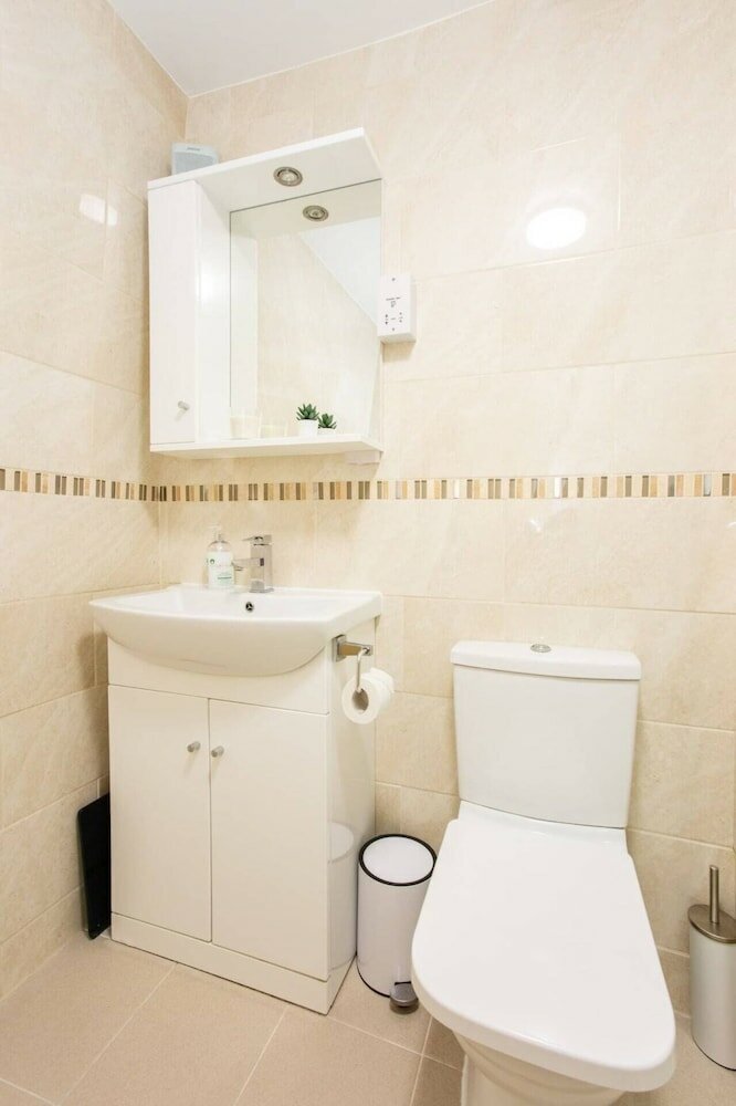 Фото Modern 2 Bedroom Apartment in the Heart of London