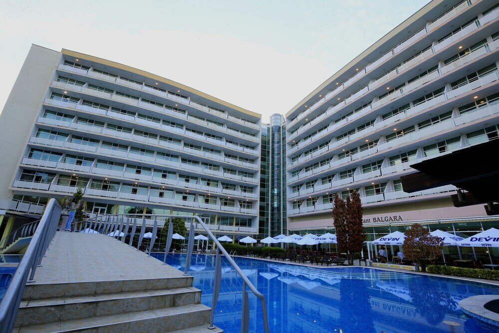 Фото Grand Hotel Oasis