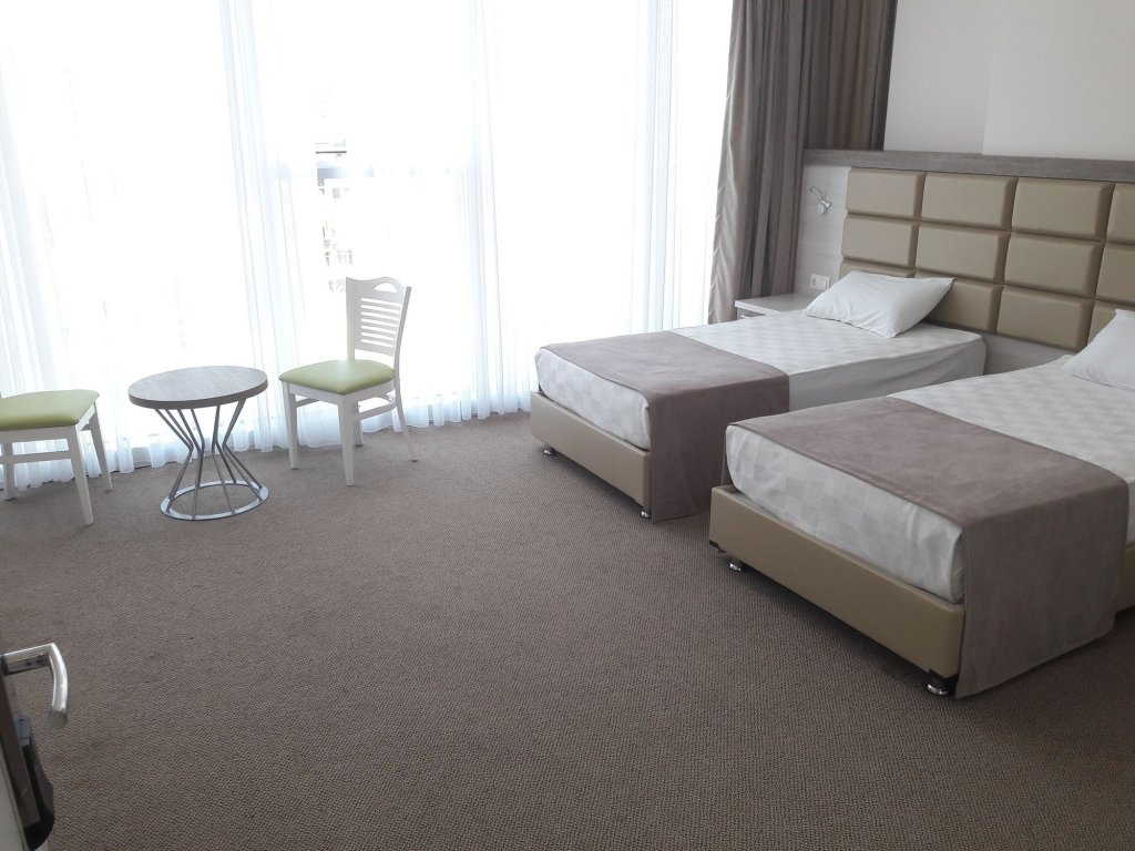 Фото Hotel Green Glass