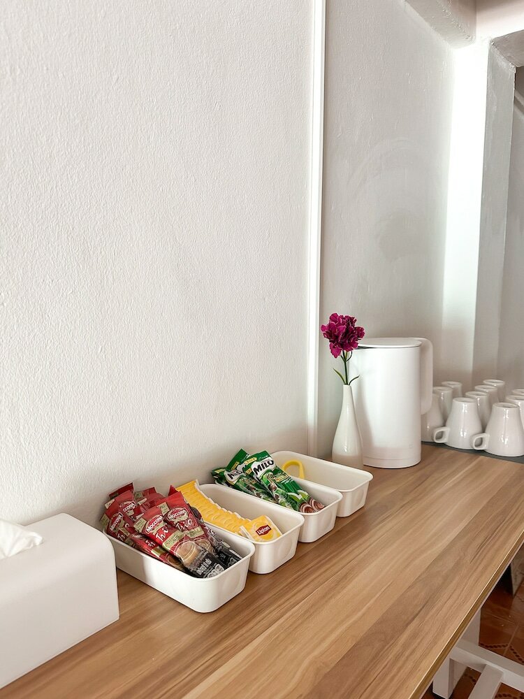 Фото Montana Hotel & Hostel Phuket